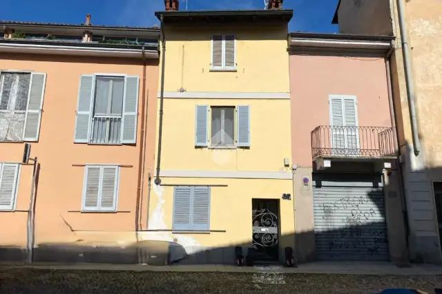 2-room flat in Via Porta Calcinara 37, Pavia - Photo 1