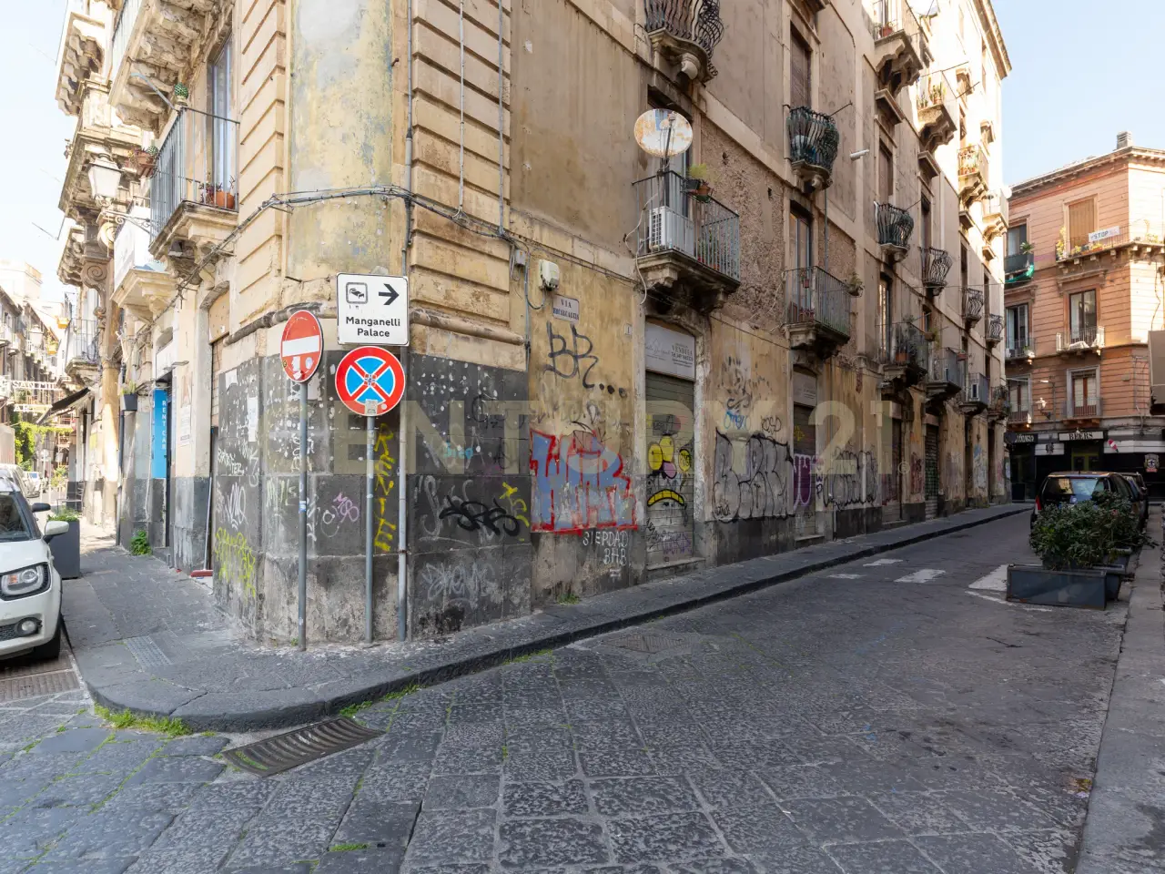 Negozio in Piazza Manganelli 15, Catania, {3} - Foto 2