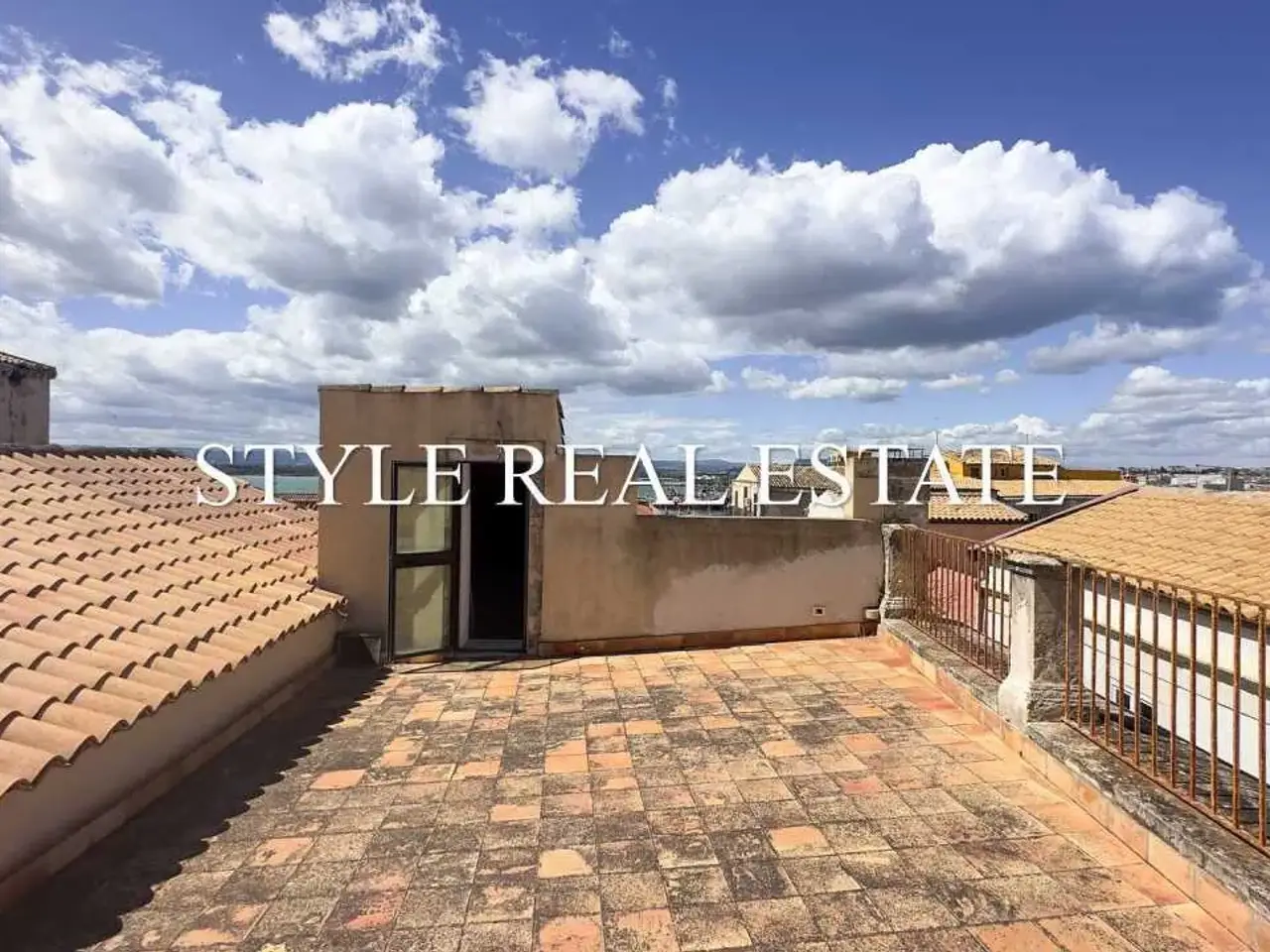 Palazzina commerciale in Via dell'Amalfitania 29, Siracusa, {3} - Foto 2