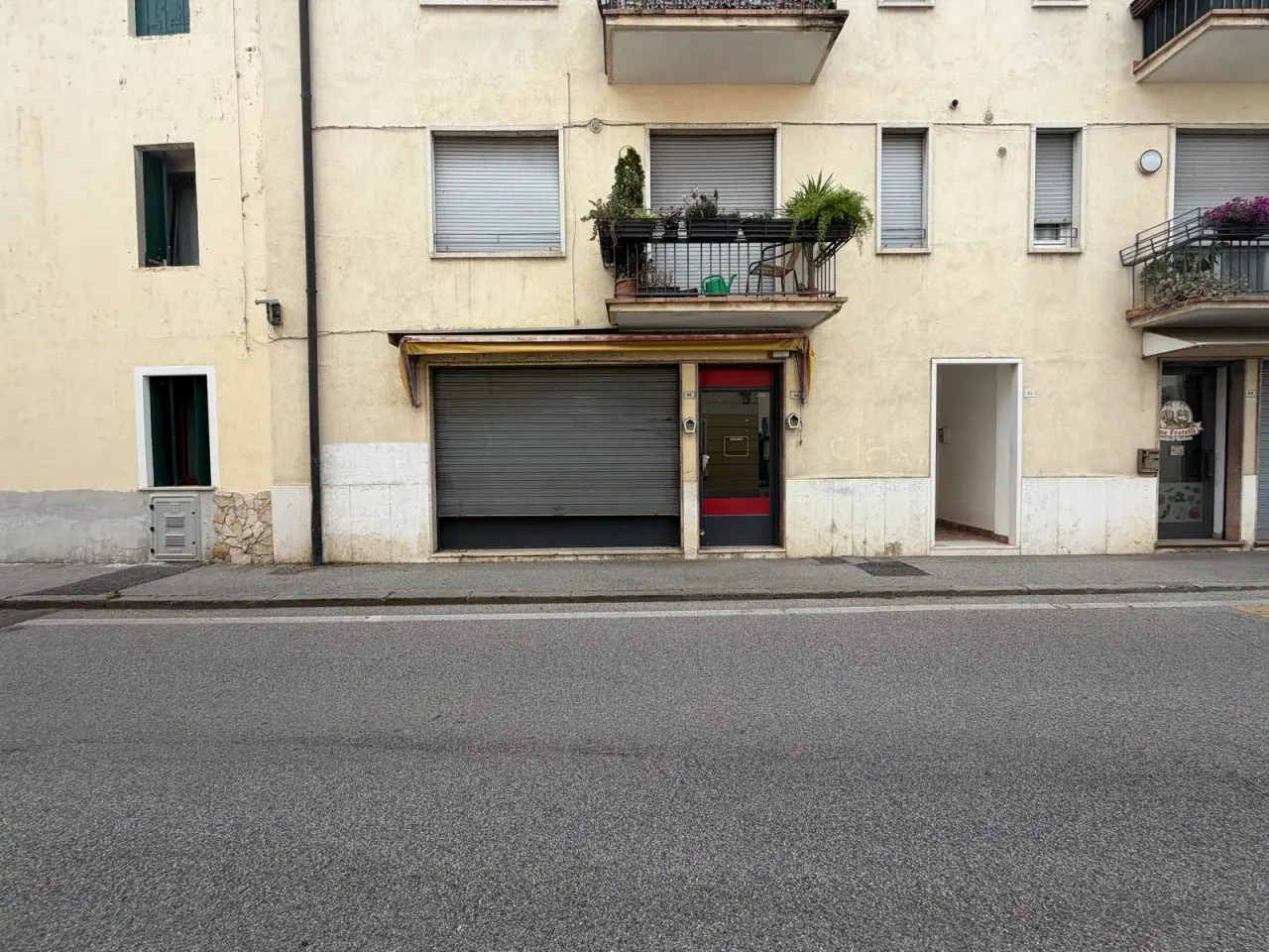 Negozio in Via Chilesotti, Thiene, {3} - Foto 2