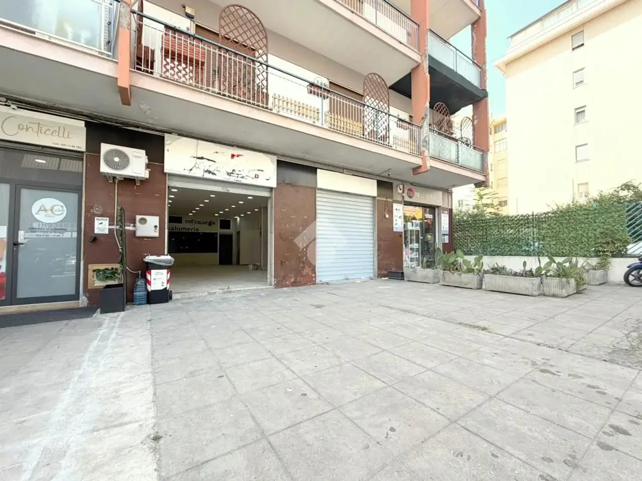 Negozio in Via Perpignano 184, Palermo, {3} - Foto 2