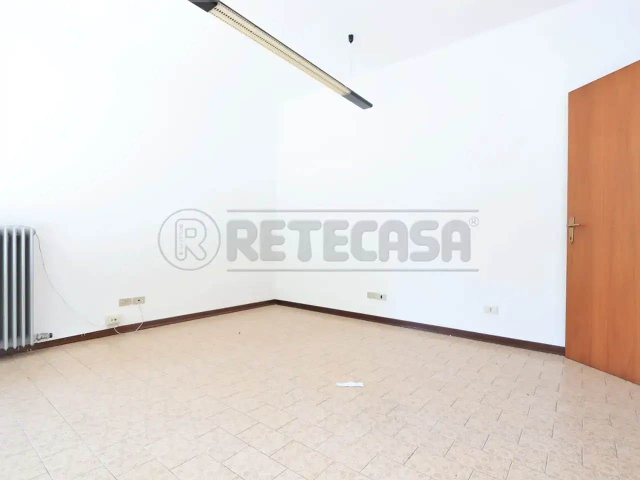 Palazzina commerciale in , Castegnero, {3} - Foto 2