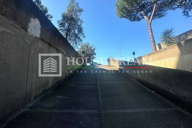 Autoparkplatz in Via Pietro Marchisio 241/243, Roma - Foto 1