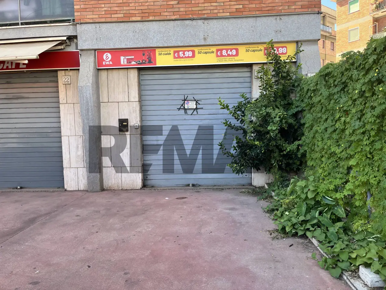 Negozio in Via Monti di Primavalle 20, Roma, {3} - Foto 1