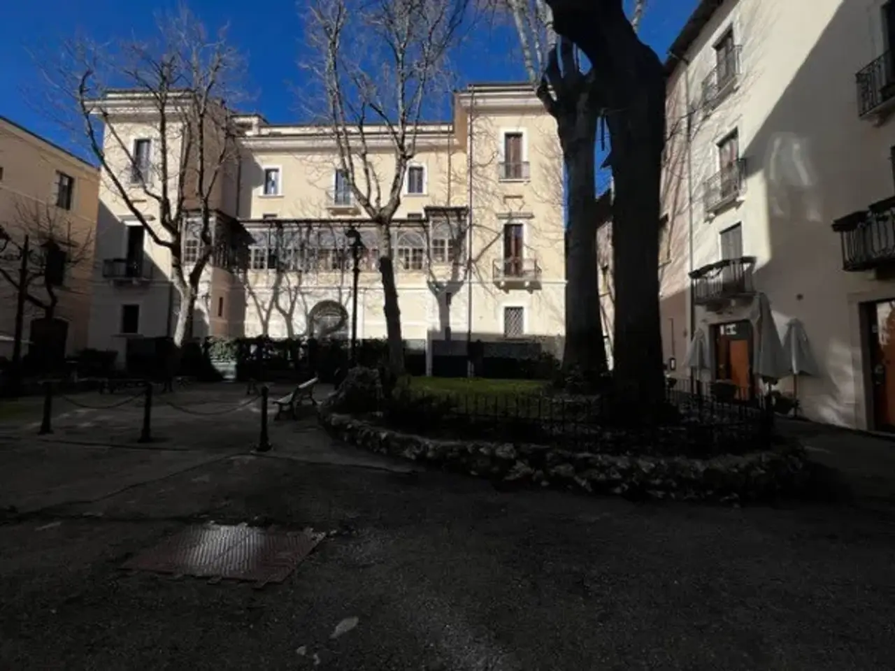 Negozio in Via San Bernardino, L'Aquila, {3} - Foto 2