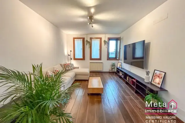 main gallery real estate image