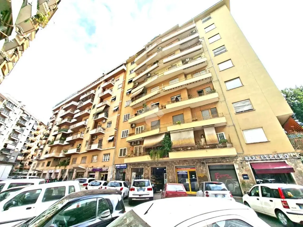 Negozio in Via Orso Mario Corbino 8, Roma, {3} - Foto 1