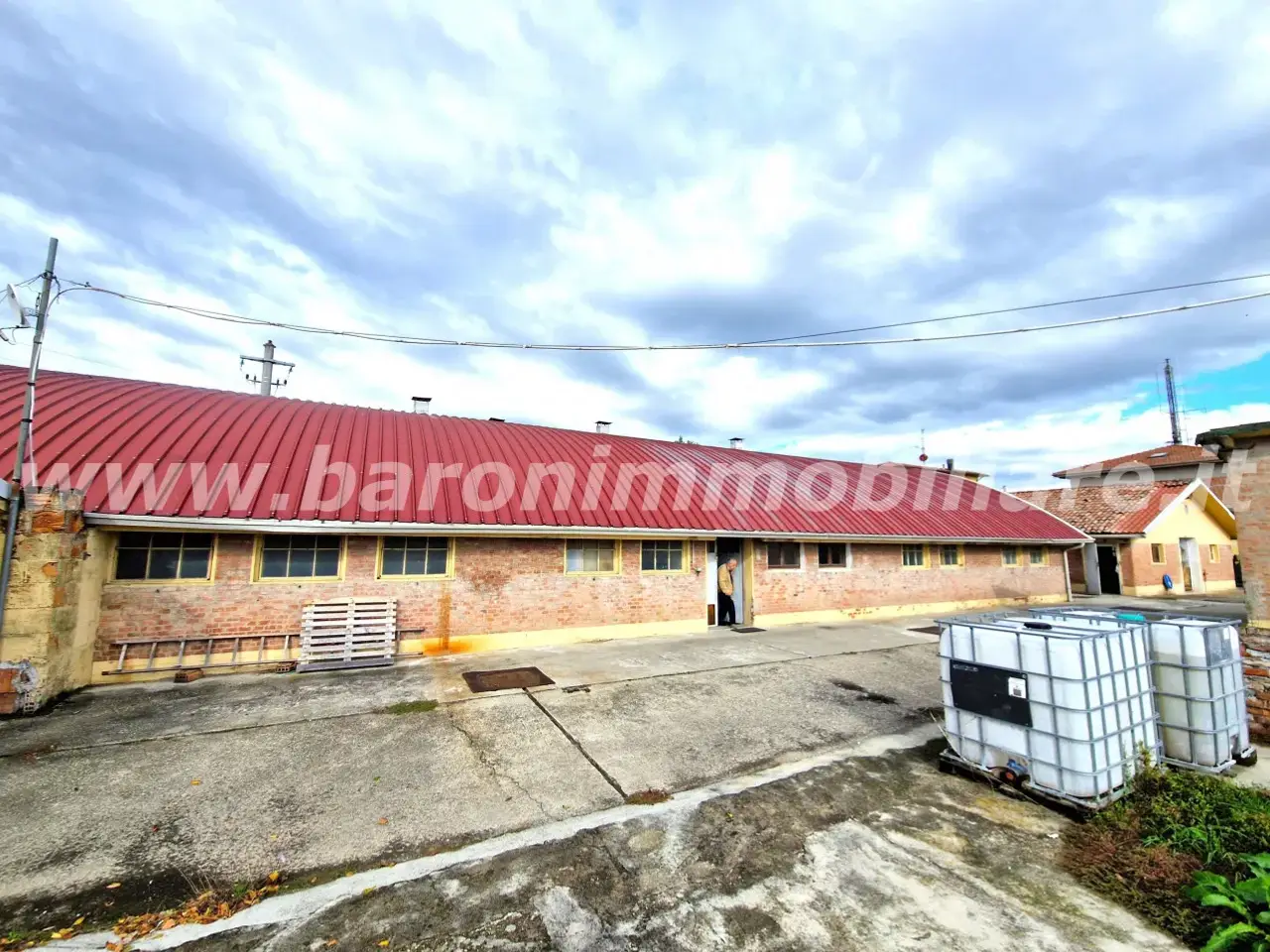 Magazzino in Via San Lorenzo,50, Valsamoggia, {3} - Foto 1