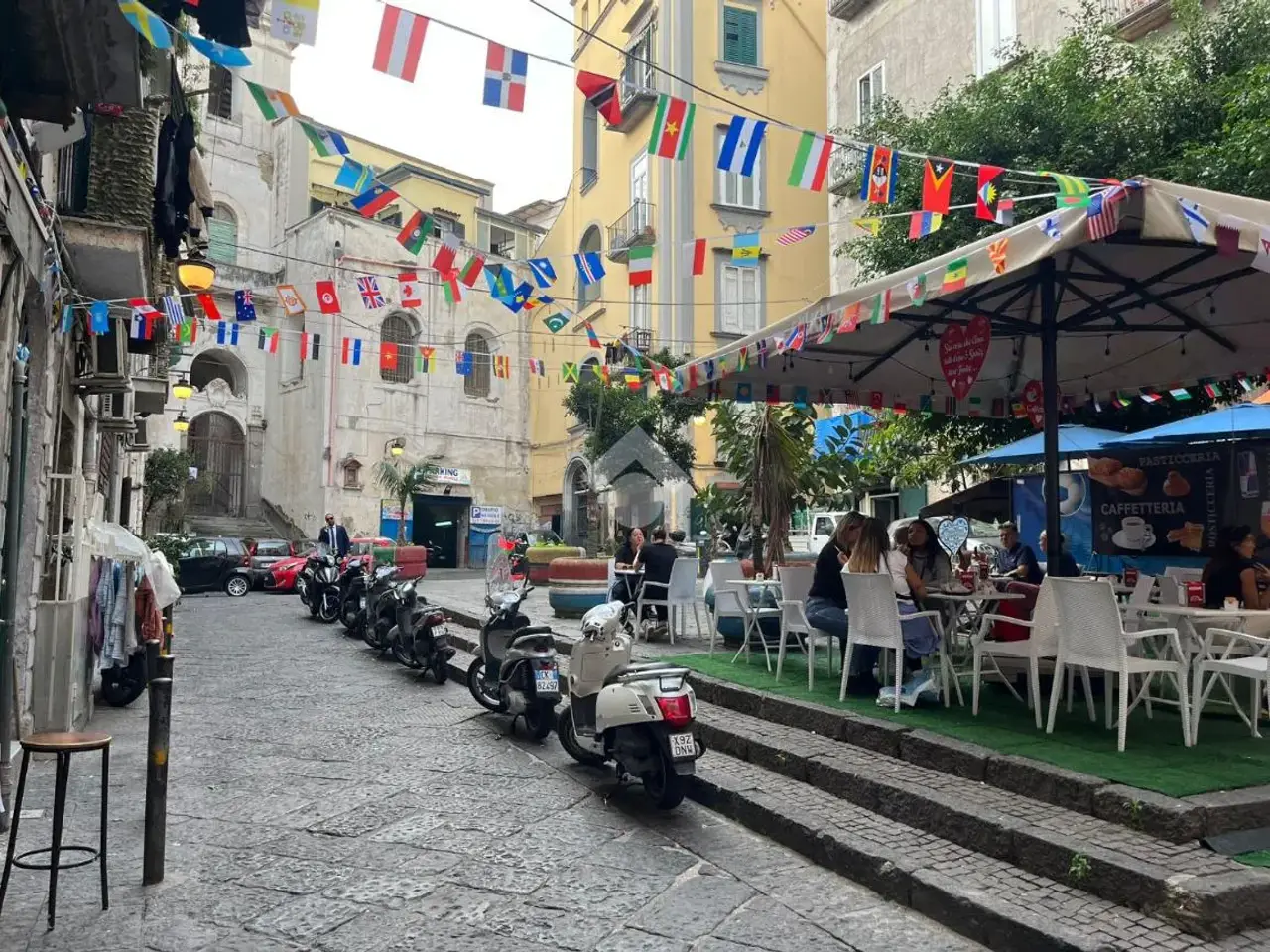 Negozio in Piazzetta Rosario di Palazzo 15, Napoli, {3} - Foto 2