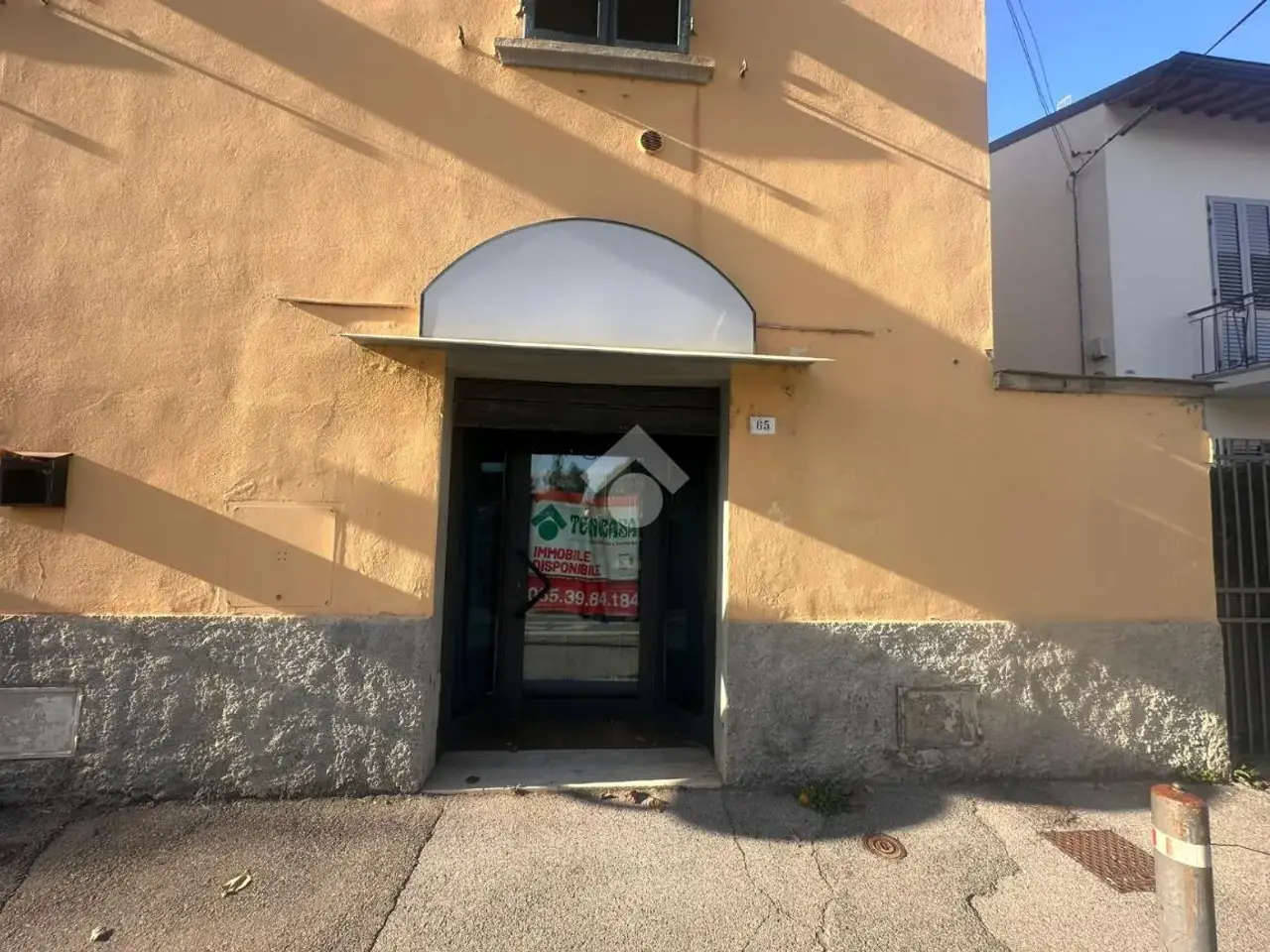 Negozio in Viale B. Pampaloni, Figline e Incisa Valdarno, {3} - Foto 1