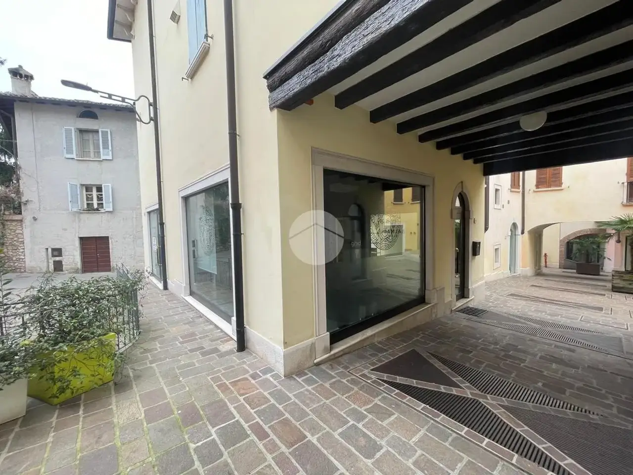 Ufficio in Via Annunciata 1, Desenzano del Garda, {3} - Foto 1