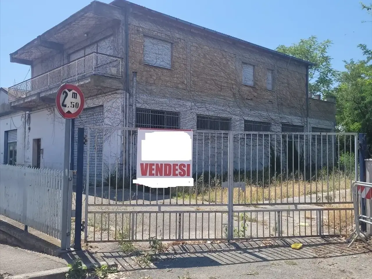 Capannone in Via Marvin Gelber, Chieti, {3} - Foto 1