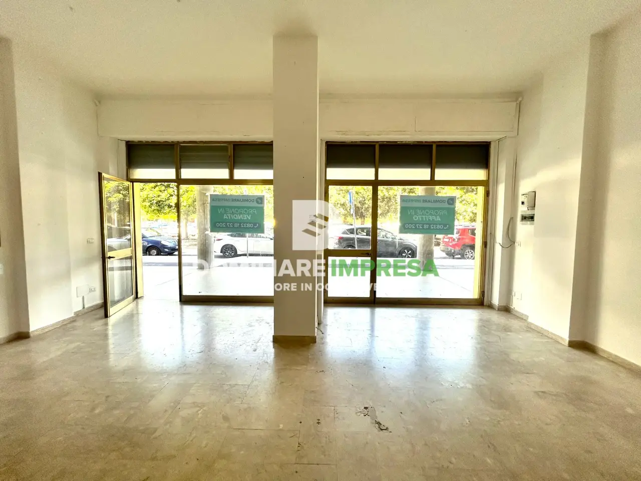 Locale commerciale in Piazza dei Partigiani 2, Lecce, {3} - Foto 1