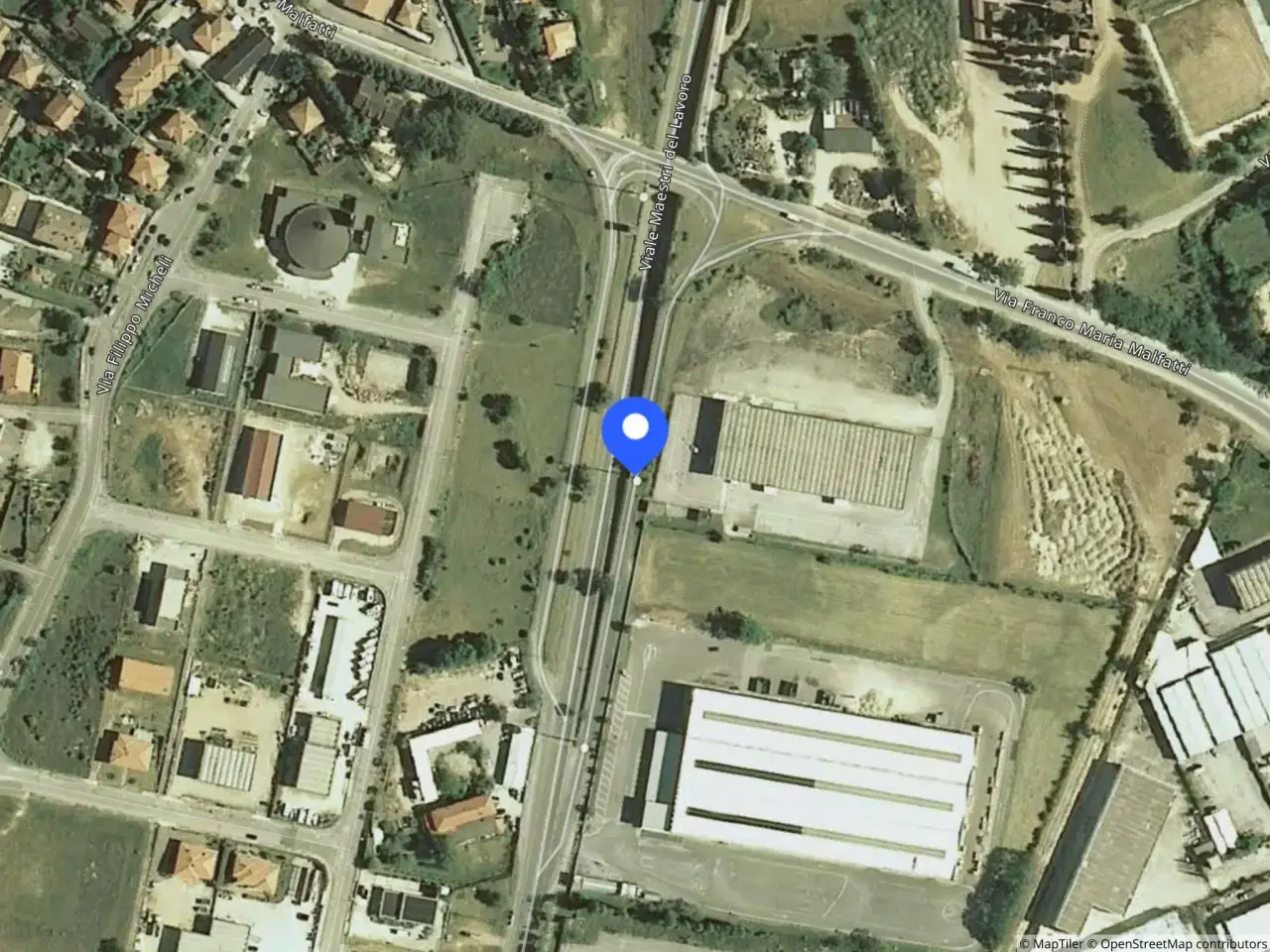 Capannone in Viale Maestri del Lavoro, 02100 Rieti Ri, Italia 02100, Rieti, {3} - Foto 1