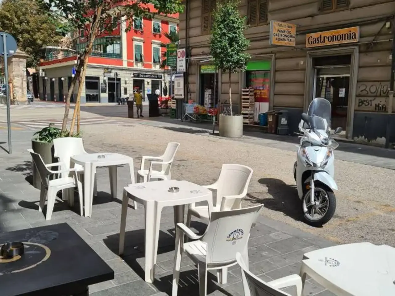 Negozio in Via Cornigliano, Genova, {3} - Foto 1