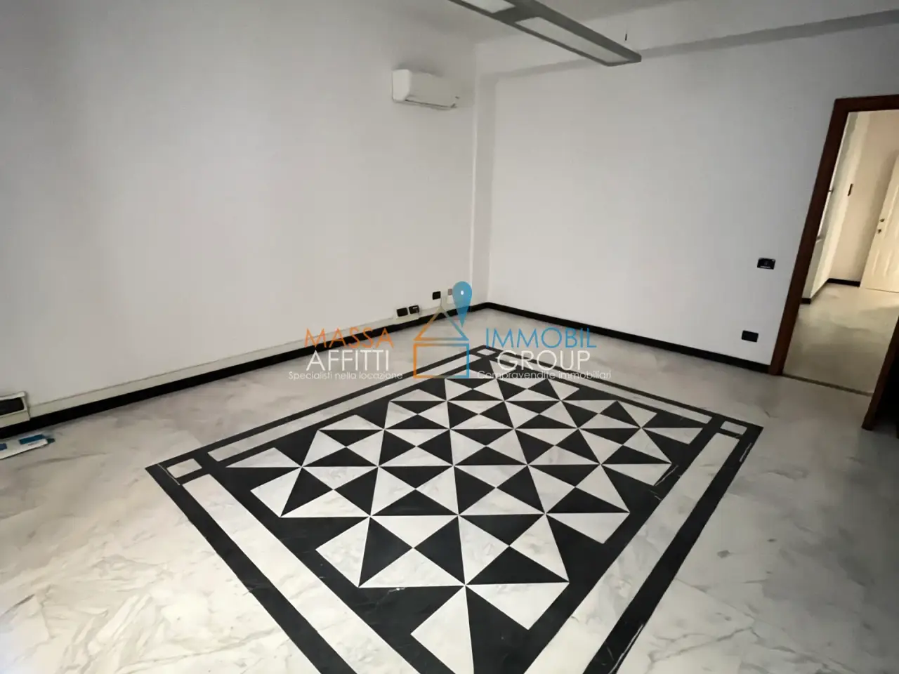Ufficio in Via Cavour 58, Massa, {3} - Foto 2
