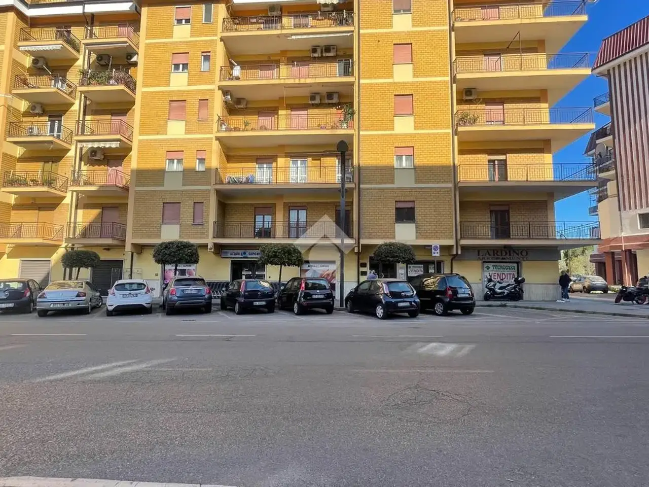Magazzino in Viale Luca De Rosis 1, Corigliano-Rossano, {3} - Foto 1