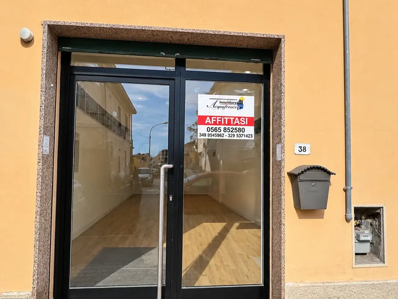 Locale commerciale in a Enos Cerrini 38, Campiglia Marittima, {3} - Foto 1
