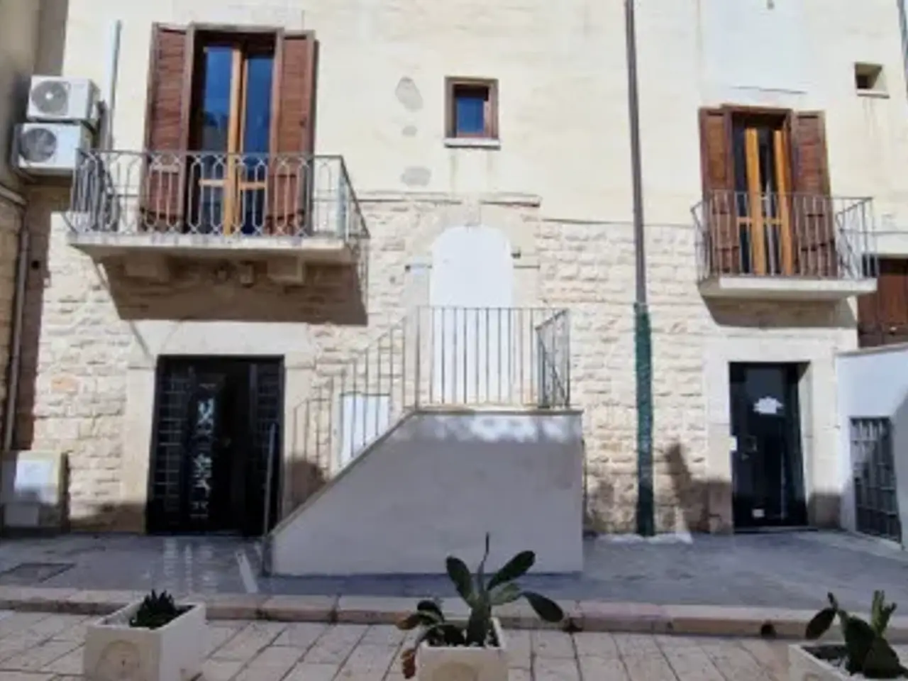 Negozio in Via Attilio Lagalante, Trani, {3} - Foto 1