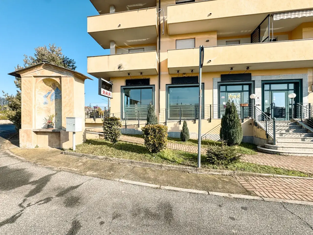 Negozio in Via Gozzano 78, Borgomanero, {3} - Foto 2