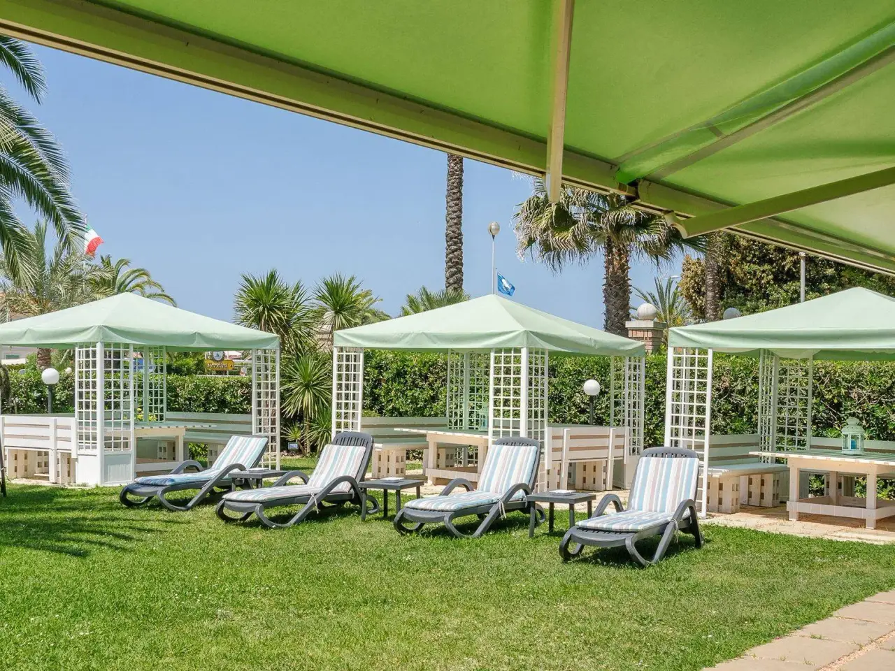 Albergo in Via Vittorio Alfieri 7, Camaiore, {3} - Foto 2