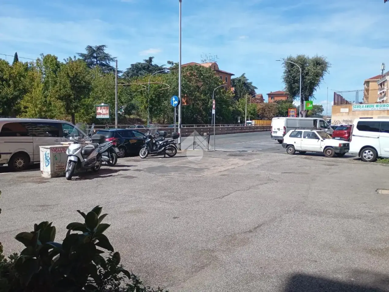 Negozio in Via Casilina 327, Roma, {3} - Foto 1