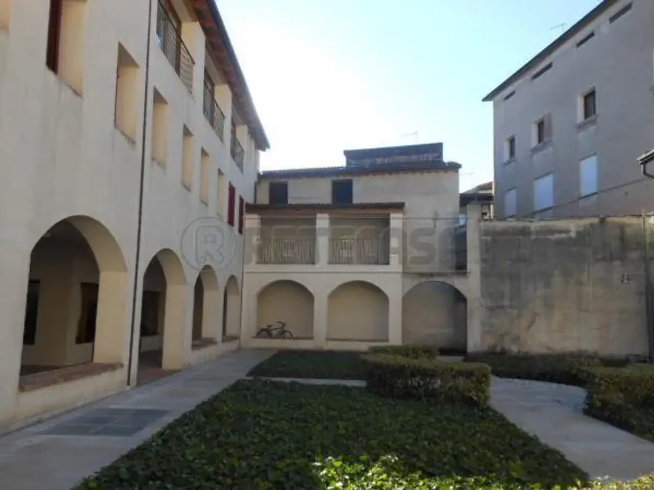 Parcheggio chiuso in , Bassano Del Grappa, {3} - Foto 1