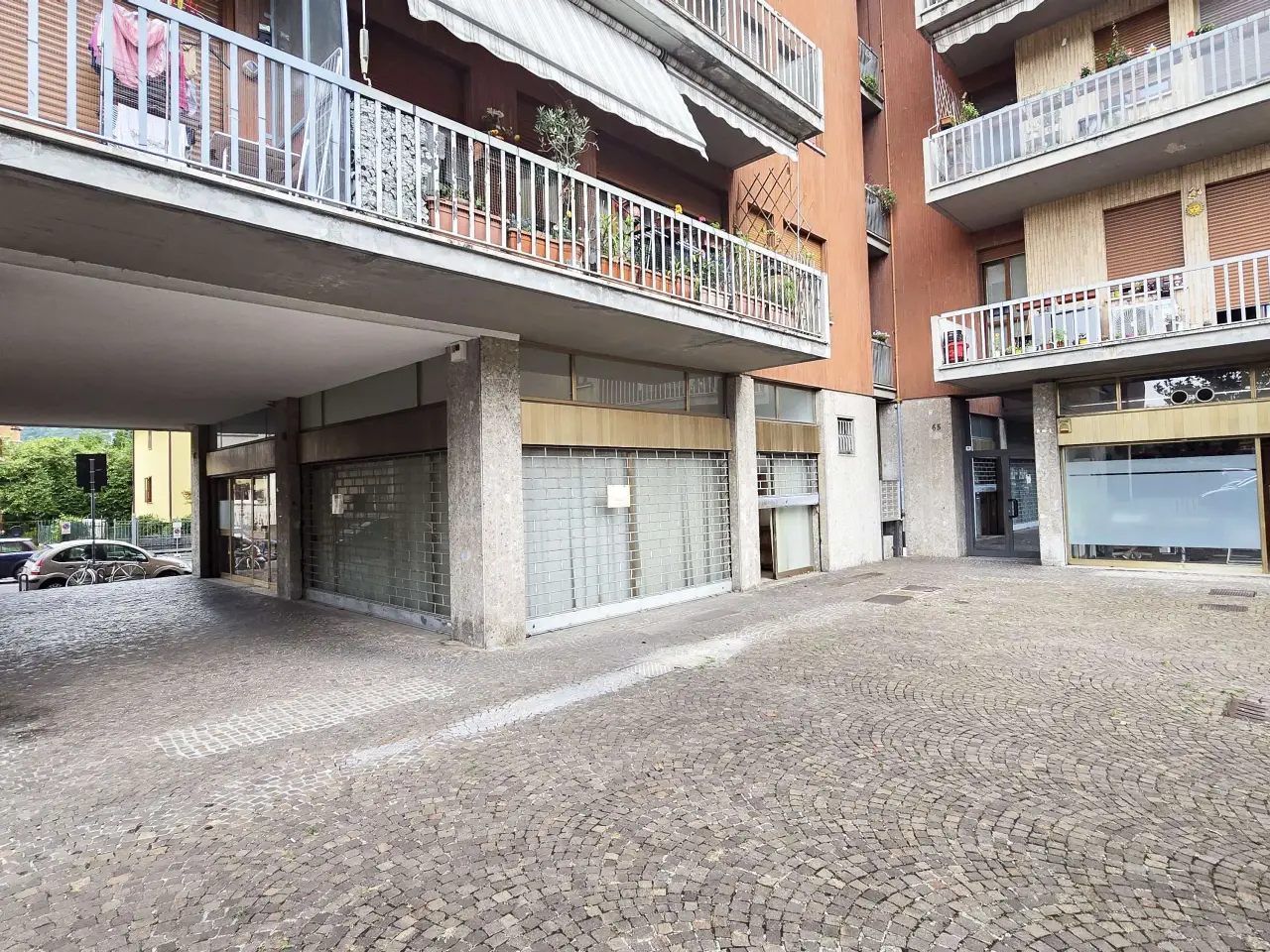 Negozio in Via Giulio Crescenzi  63, Bergamo, {3} - Foto 2
