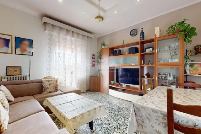 3-room flat in Via Bernardino Ruspaggiari 5, Reggio nell'Emilia - Photo 1