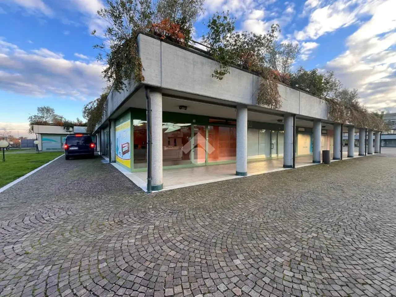 Negozio in Piazza Virgilio, Sirmione, {3} - Foto 1