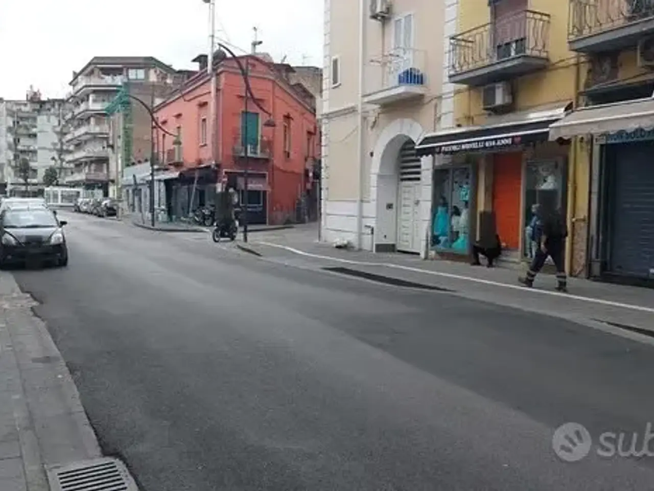 Negozio in Via Benevento 1, Casalnuovo Di Napoli, {3} - Foto 2