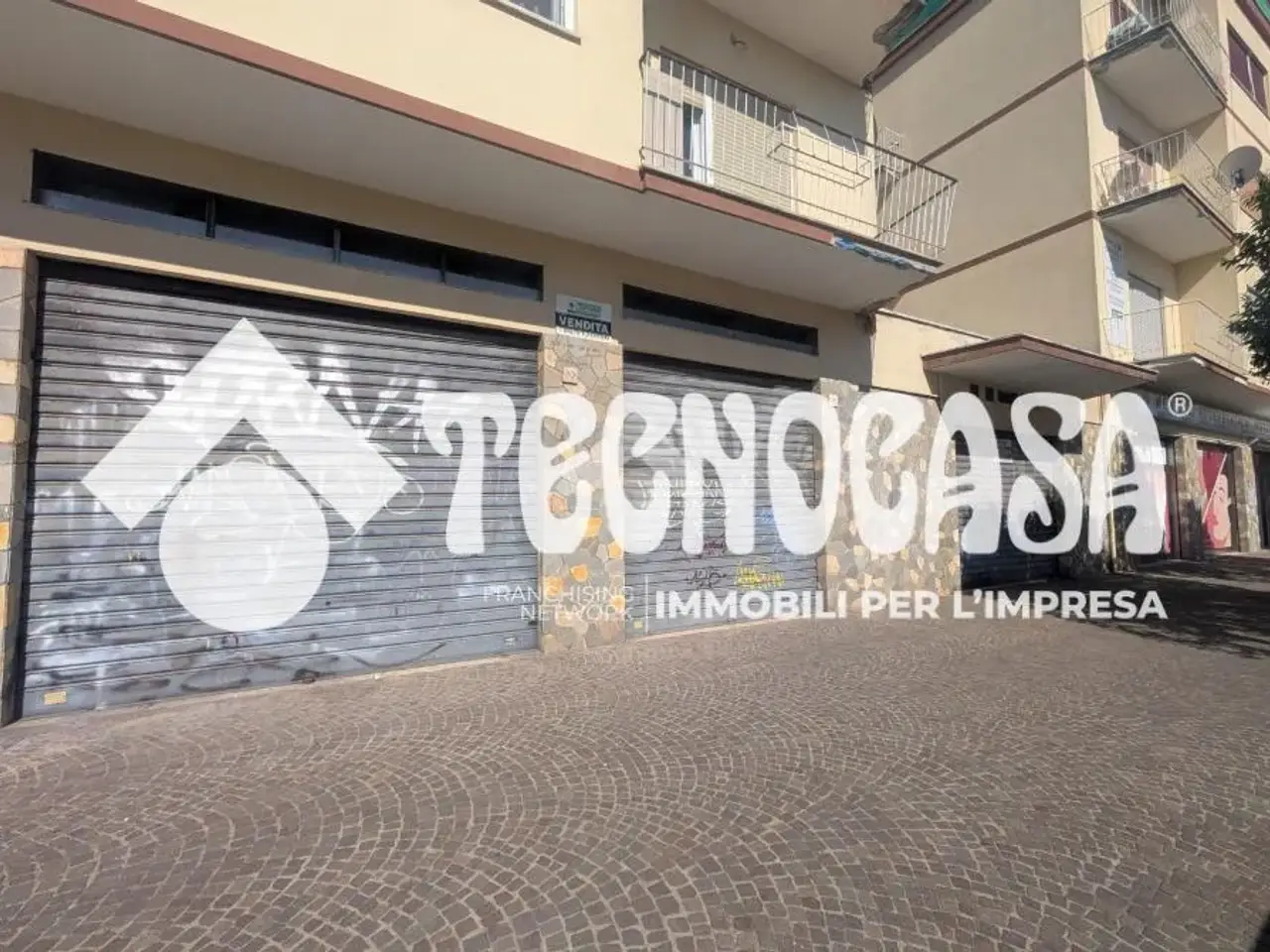 Negozio in Via Cavour 8, Pomezia, {3} - Foto 1