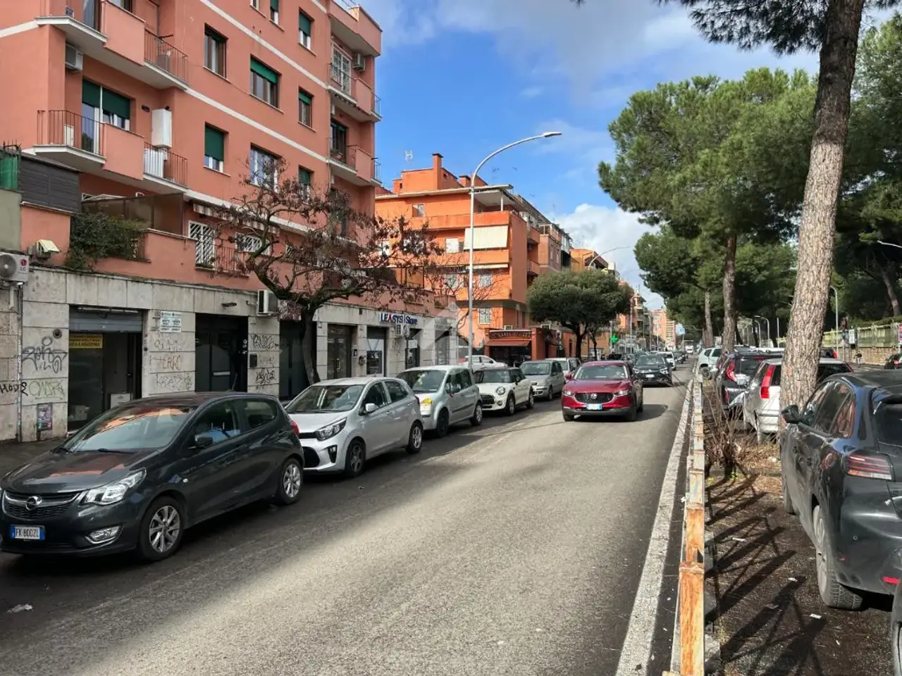 Negozio in Via Tuscolana 532, Roma, {3} - Foto 2