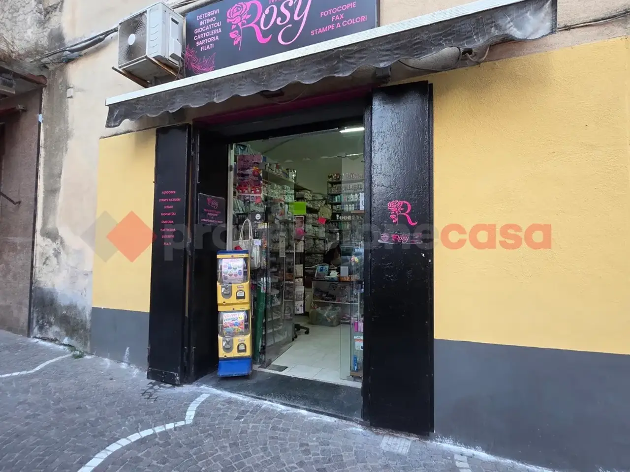 Esercizio commerciale in Via Bernardino Martirano 2/a/B, Napoli, {3} - Foto 1