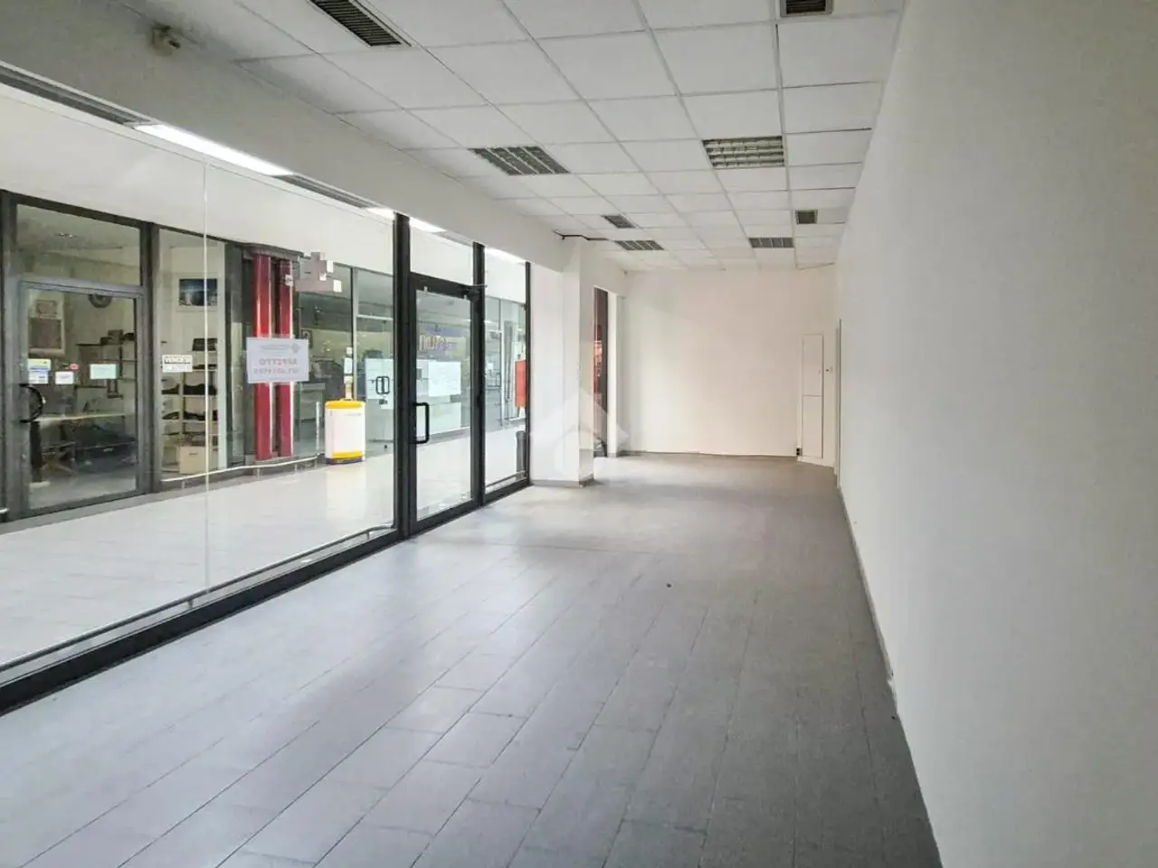 Negozio in Via Atleti Azzurri d'Italia 16, Piacenza, {3} - Foto 1