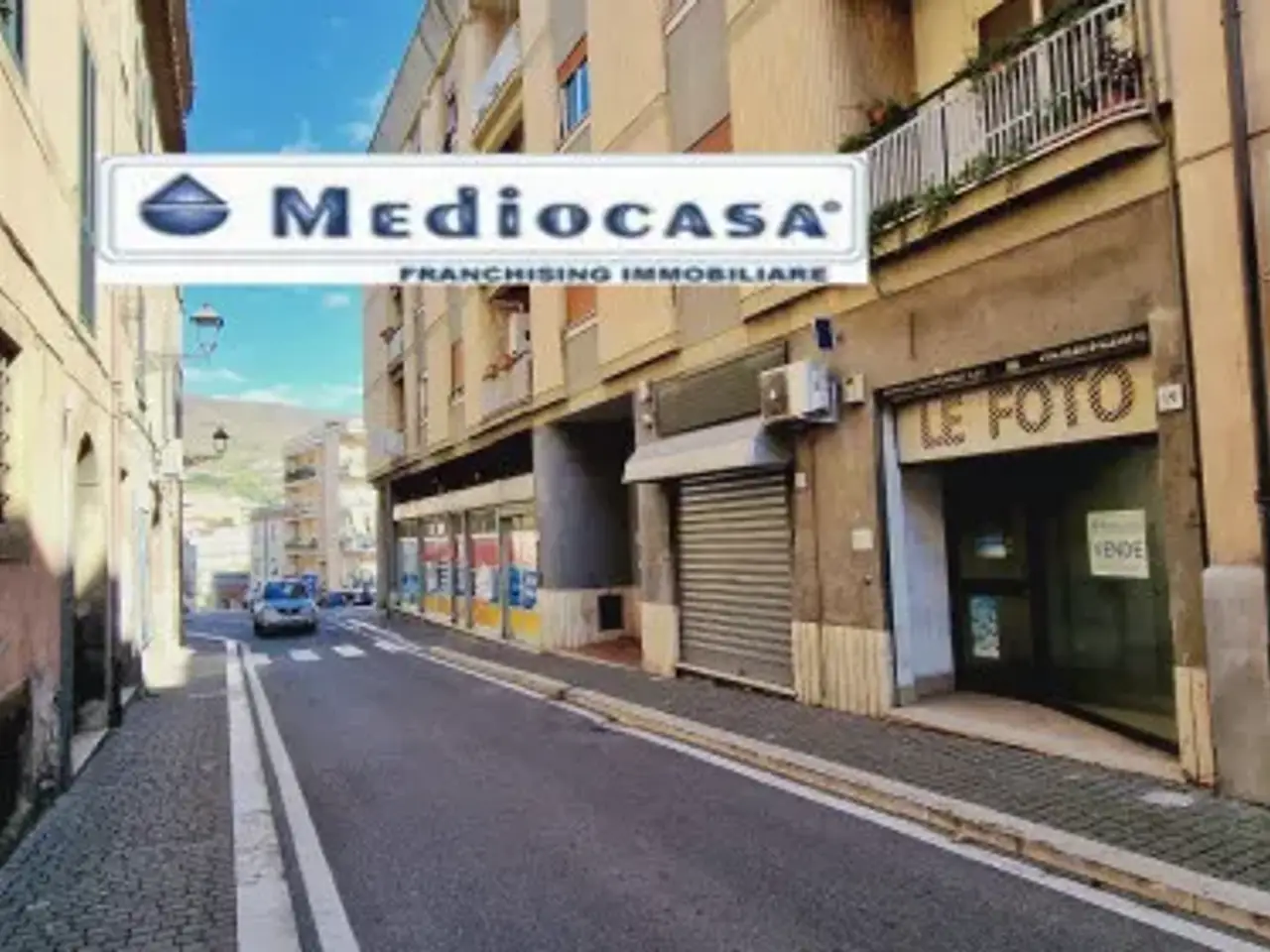 Negozio in Via Menotti Garibaldi 19, Velletri, {3} - Foto 1