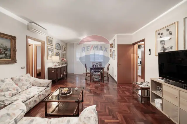 3-room flat in Via Monte Grappa 21, Monza - Photo 1