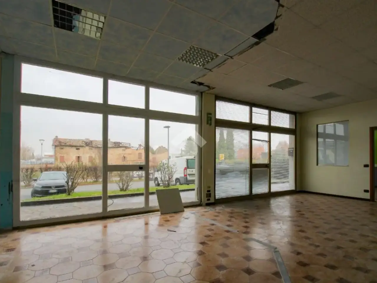 Negozio in Via Statale Est, Fiorano Modenese, {3} - Foto 1