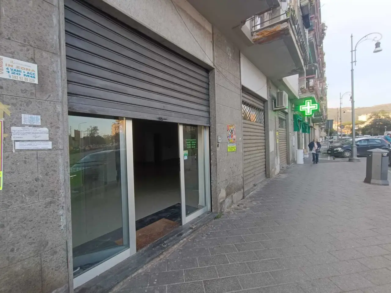 Negozio in Via Rocco Cocchia Snc, Salerno, {3} - Foto 2