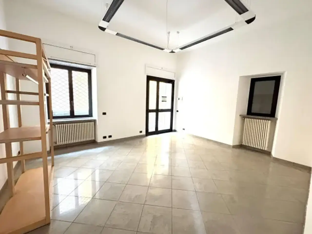 Negozio in Via Volpi Caimi, Olgiate Comasco, {3} - Foto 1