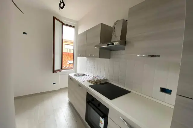 2-room flat in Via Lorenzo Il Magnifico, Firenze - Photo 1