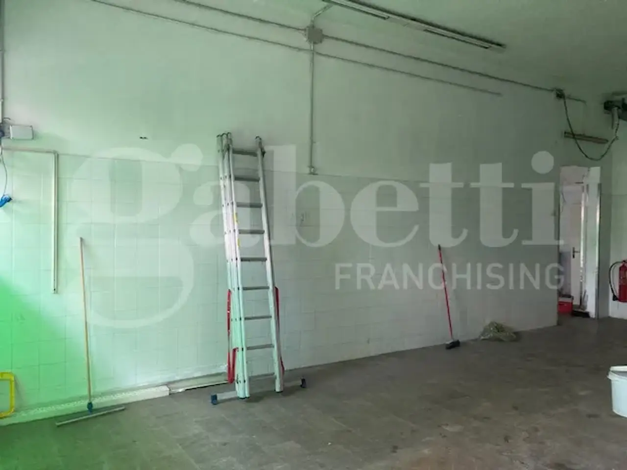 Negozio in Viale Aldo Moro 89, Brindisi, {3} - Foto 2