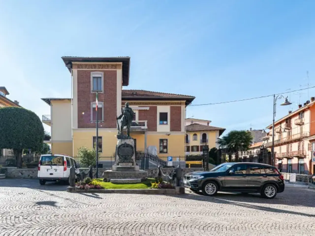 Negozio in Piazza Cacciami 12, Grignasco, {3} - Foto 1