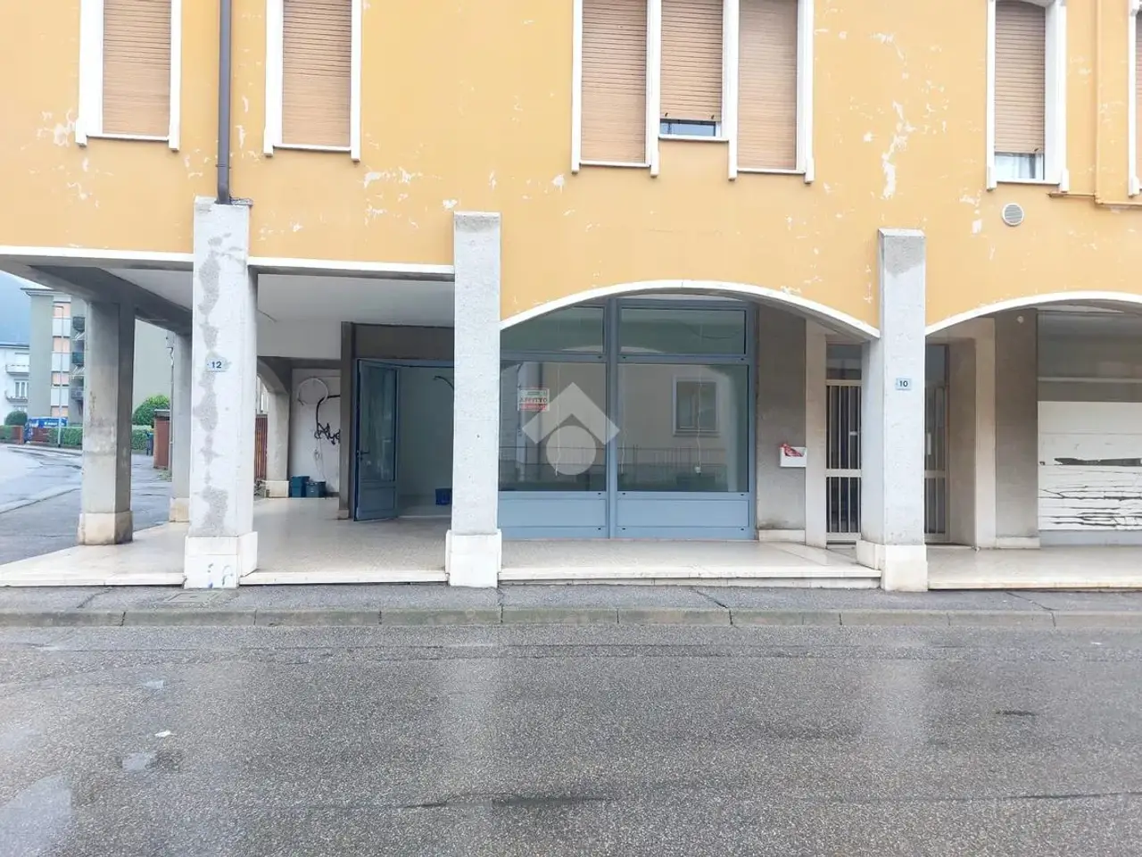 Negozio in Via Giosuè Carducci 12, Sarezzo, {3} - Foto 1