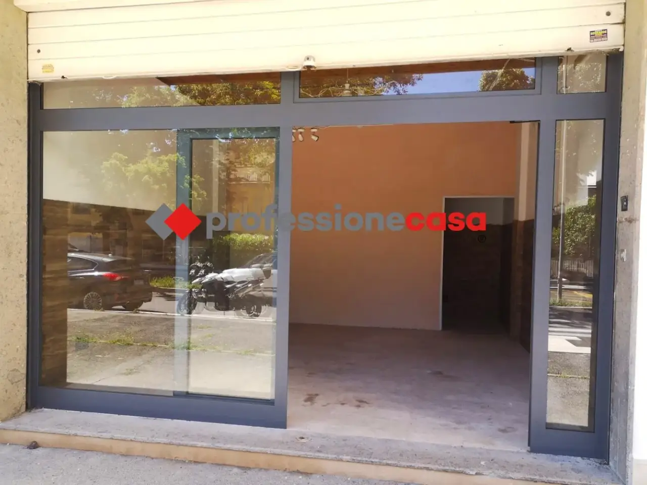 Negozio in Via Singen, Pomezia, {3} - Foto 1