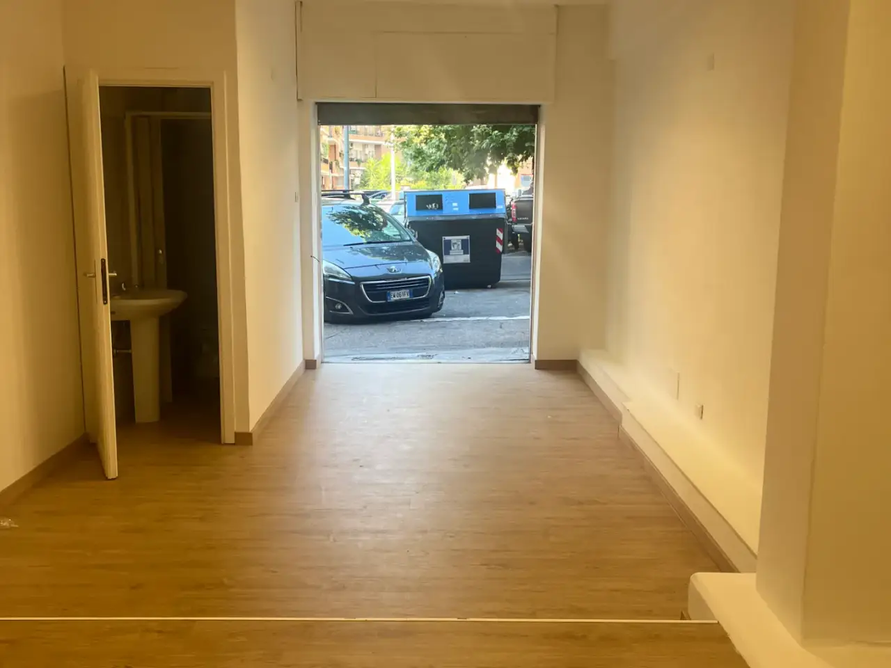 Negozio in Viale degli Ammiragli, Roma, {3} - Foto 1