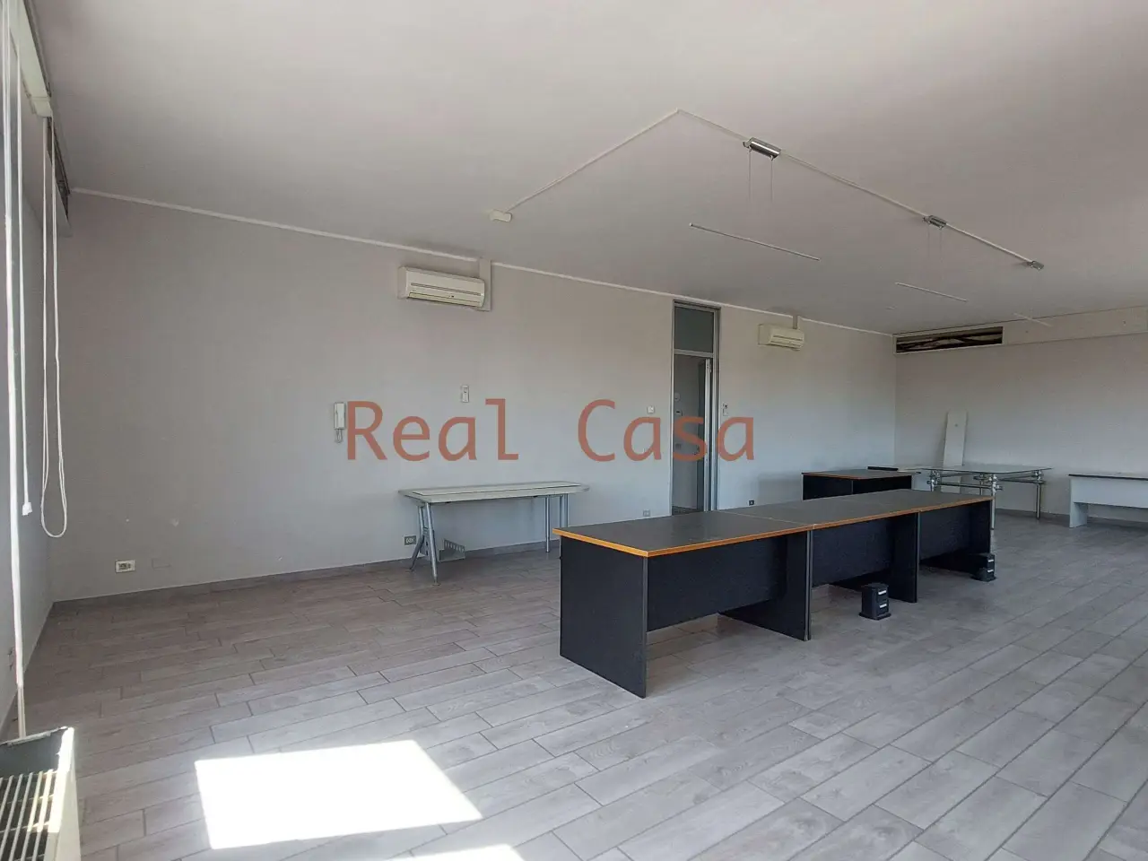 Palazzina commerciale in Via Salgari, Modena, {3} - Foto 2
