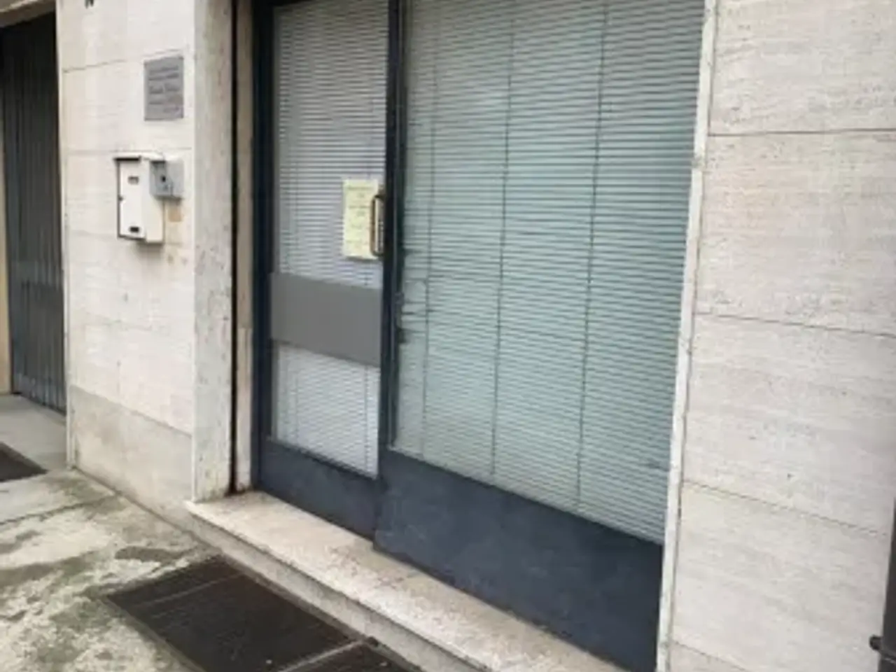 Negozio in Viale Dante Alighieri 125h, Piacenza, {3} - Foto 1
