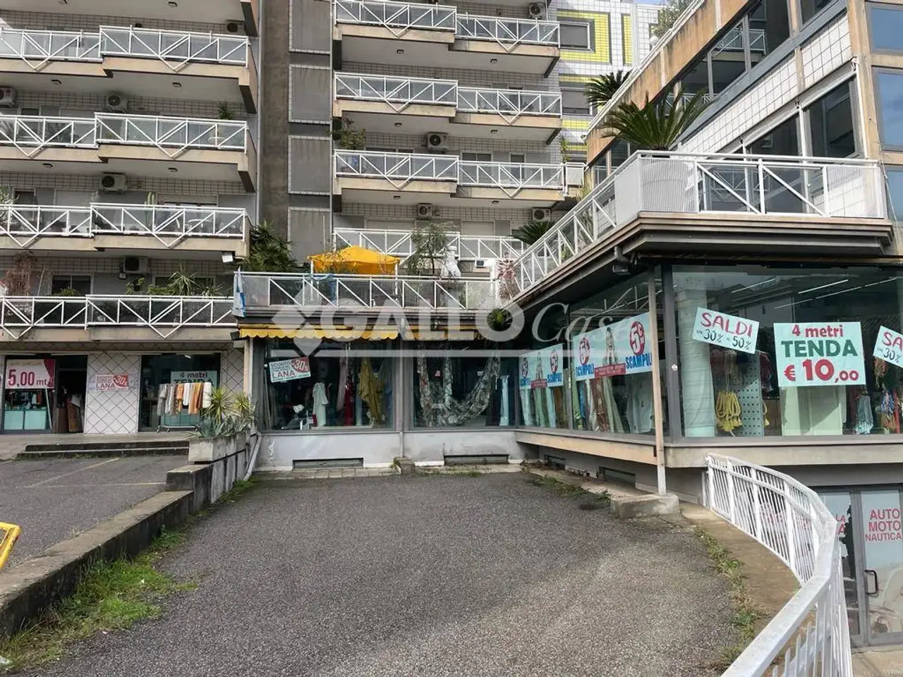 Negozio in Viale Sergio Cosmai, 87100, Cosenza, Cosenza, {3} - Foto 2
