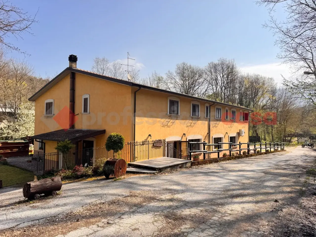 Albergo in Località Vecchio Mulino Snc, Castel Del Giudice, {3} - Foto 2
